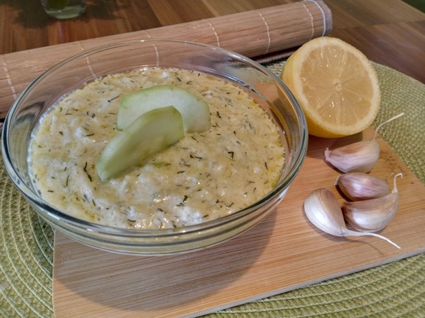 Tzatziki - grčki umak od krastavaca